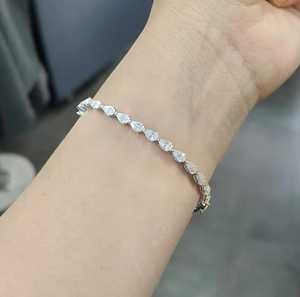 Pulsera de Moissanita VVS con Corte de Pera, Engaste de Garra en Plata de Ley 925, Joyería Clásica de Boda para Mujer - Product Image 1