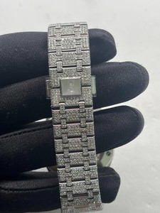 นาฬิกาข้อมือ ETA Mechanical สแตนเลสสตีล ประดับเพชร หน้าปัดแซฟไฟร์คริสตัล แสดงผลแบบอนาล็อก พร้อมวันที่ สำหรับทุกเพศ หรูหรา ทันสมัย - Product Image 5