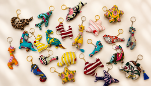 Llavero de tela hecho a mano con forma de animal, de felpa suave de algodón, bonito colgante para bolso, recuerdo de fiesta sostenible, regalo personalizado - Product Image 2