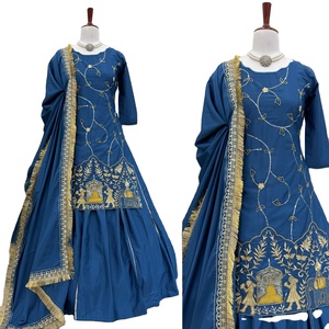 Conjunto de Salwar Kameez de Seda Crepé Natural para Mujer, Estilo Étnico Moderno, Bordado Intenso con Cuentas y Encaje, Ideal para Bodas - Product Image 1