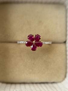 แหวนทับทิมทรงลูกแพร์ ดีไซน์วินเทจ เงินแท้ 925 ชุบทอง 14K ประดับทับทิมแดงเม็ดเดี่ยว แหวนหมั้น - Product Image 4