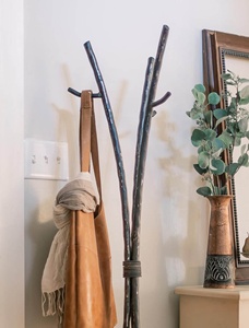 Perchero de pie de hierro con aspecto artesanal, estilo árbol, organizador de ropa con ganchos en forma de rama para recibidor y dormitorio - Product Image 4