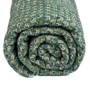 Manta de Lujo para Invierno con Estampado Floral, Extra Grande, para Hotel o Hogar, Ecológica, Orgánica, Hecha a Mano, con Estampado en Bloque, Acolchada, 100% Algodón - Product Image 6