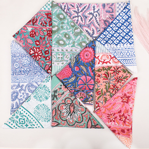 Pañuelo Cuadrado de Algodón con Estampado Floral Bohemio, Multifuncional, para la Cabeza o el Cuello, Uso Casual, Accesorio de Primavera/Verano, Agradable al Tacto - Product Image 1