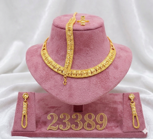 ชุดเครื่องประดับทองชุบประดับเพชรซิคอนรูปดอกไม้สำหรับผู้หญิงจาก MOLL JEWELLERS ดีไซน์เนอร์รับรองคุณภาพ สร้อยคอ ต่างหู ดีไซน์ทันสมัย สไตล์ชาติพันธุ์ เหมาะสำหรับเจ้าสาว - Product Image 1