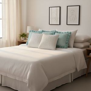 SOGA Ensemble de 5 housses de coussin côtelées bleu clair et taies d'oreiller en tricot torsadé avec pompons pour une décoration intérieure confortable - Product Image 4