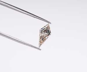 Diamant de laboratoire de 0,95 carat, 11,10 x 5,10 mm, taille cerf-volant, couleur champagne, diamant fantaisie de taille unique, créé en laboratoire, pour la création de bijoux - Product Image 2