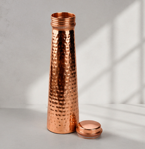 Botella de Agua de Cobre Puro Martillado, Diseño Cónico, Hecha a Mano, Ayurvédica, a Prueba de Fugas, con Tapa de Rosca, Reutilizable y Ecológica - Product Image 1
