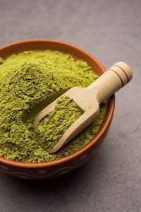 Poudre de feuilles de Moringa naturelle pour la production d'aliments à base de plantes, poudre de feuilles vertes de qualité supérieure pour les marchés de gros et de détail - Product Image 2