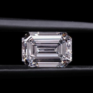 Diamante Cultivado en Laboratorio con Certificación IGI, Corte Esmeralda de 9 Quilates, G VS1 3EX, Corte Excelente, Proveedor Mayorista para Compradores Internacionales de Diamantes - Product Image 1