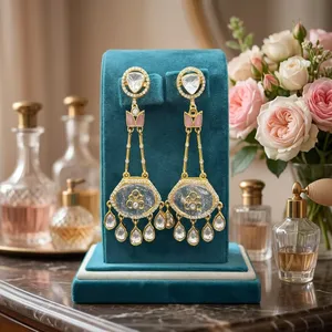 Boucles d'oreilles de créateur de qualité supérieure, magnifiques, parfaites pour les mariages et les occasions spéciales, vêtements traditionnels pour femmes - Product Image 1