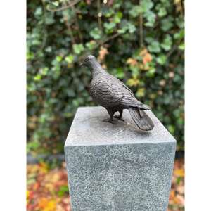 Escultura de paloma de bronce artesanal, adorno decorativo estilo pájaro para decoración de mesa, artículos hechos a mano - Product Image 1