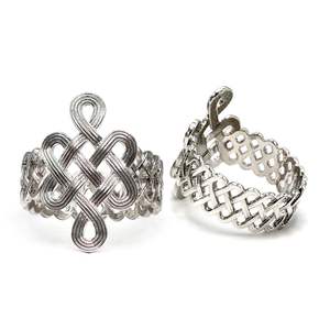 Anillo para Servilletas de Metal Estilo Heritage Inspirado en la Artesanía Clásica para Decoración de Mesa de Comedor Tradicional - Product Image 1