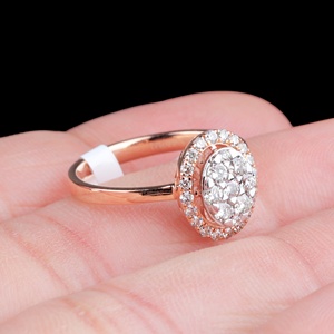 Vente en gros de bague halo en or rose massif 14 carats à deux tons avec grappe de diamants, Memoria Jewels - Product Image 5