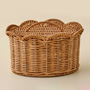 กล่องใส่เครื่องประดับทรงสแกลลอป ทำจากหวายธรรมชาติ มีฝาปิด  พร้อมป้ายและดีไซน์สั่งทำพิเศษ กล่องสาน - Product Image 1