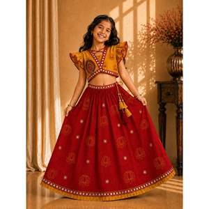 Ensemble Lehenga d'été jaune à manches courtes pour femme, imprimé lotus intégral, tenue de fête traditionnelle ethnique élégante et tendance - Product Image 1