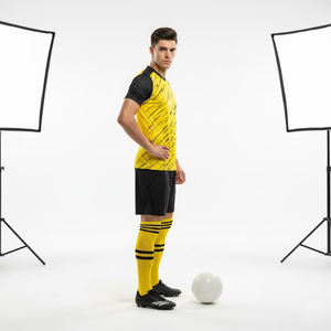 Uniforme de Fútbol Personalizado por Sublimación para Clubes, Academias y Ligas, Ligero, Antibacterial, Transpirable, Jersey y Pantalones Cortos, Global - Product Image 5