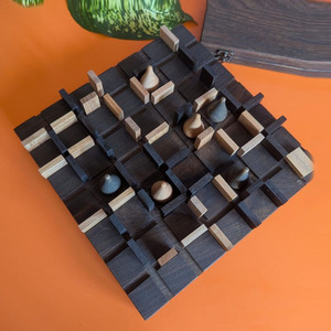 Juego de Mesa Ludo de Madera Hecho a Mano con Fichas Coloridas, Diversión Familiar Perfecta y Estrategia Moderna para Todas las Edades - Product Image 6