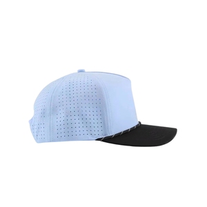 Gorra de Golf Ligera Personalizada de Dos Tonos con Orificios Cortados con Láser, Estructurada de 5 Paneles, Cierre a Presión, Logotipo Bordado en 3D, 100% Poliéster - Product Image 3