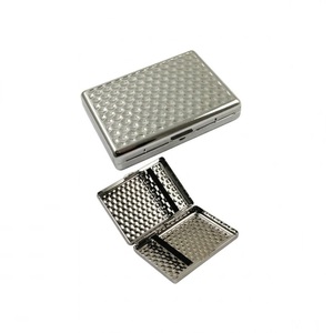 Étui à cigarettes moderne en métal argenté, boîte de poche de luxe mince en acier inoxydable avec clips à ressort double face pour cigarettes - Product Image 1