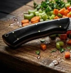 Couteau à découper moderne ambidextre fait main Edge Master Manufacture en acier Damas, manche en corne noire, étui en cuir, compatible lave-vaisselle - Product Image 2