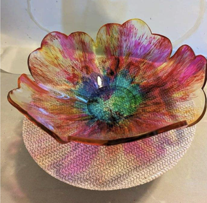 Bol à salade élégant et classique en résine, motif floral, émaillé, pour servir, vaisselle de qualité supérieure, fabriqué à la main, respectueux de l'environnement, Tayyab - Product Image 1