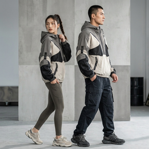เสื้อแจ็คเก็ตกันลมแบบมีฮู้ดสำหรับผู้ชาย กันน้ำ แต่งผ้าตาข่าย ซิปครึ่งตัว ดีไซน์สีตัดต่อ มีกระเป๋าหลายช่อง เหมาะสำหรับฤดูหนาว สไตล์สตรีทแวร์ - Product Image 4