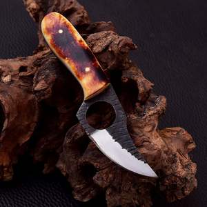 Couteau de survie artisanal en acier Damas MORTAL SAGA, manche en résine et bois, étui en cuir - Cadeau idéal pour le camping et la chasse - Product Image 3