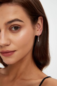 Pendientes de Lujo con Cadena de Oro de 14K y Diamante Cultivado en Laboratorio en Forma de Pera, Estilo Minimalista y Elegante para Mujer, Ideales para Fiestas - Product Image 6