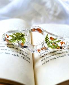 Support de page de livre en résine personnalisé pour lecteur de lecture au pouce |   Accessoire léger de lecture au doigt pour livres - Product Image 6