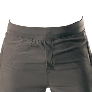 กางเกงขาสั้นกีฬาลำลองผู้ชายคุณภาพสูง เป็นมิตรกับสิ่งแวดล้อม ผลิตจากโพลีเอสเตอร์ผสมสแปนเด็กซ์ 100% ยืดหยุ่นสูง ลายเรียบ กันน้ำ แห้งเร็ว - Product Image 4