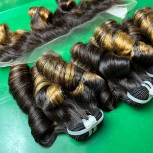 Cabello rizado de alta calidad de 100 gramos de cutícula cruda/Virgen alineada | Extensiones de cabello de grado superior de cabello nublado - Product Image 4