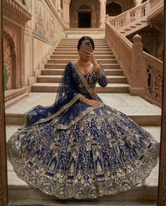 Elegante Lehenga Choli Azul Marino con Bordado y Dupatta para Bodas y Fiestas - Product Image 2