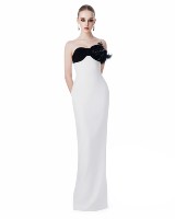 Robe de soirée longue drapée sans bretelles ONYX BLOSSOM avec fleurs - Couture de luxe du Vietnam