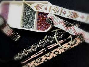 กำไลข้อมือลูกปัดทำมือ ลายหินสีดำเหลืองเงิน NOUSHAD HANDICRAFTS NH-689 รับรองโดย IGI จากอุตรพัฒนา - Product Image 5