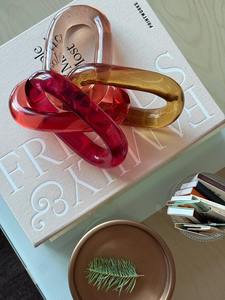 Décoration intérieure : Chaînes en résine personnalisables, très grandes et aux couleurs claires, maillons en résine multicolores de grande taille disponibles. - Product Image 4