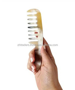Peigne en corne de buffle 100% naturel - Poli - Antistatique - Fait à la main - Peigne de poche - Moyen Âge - Écologique - Compact - Moderne - Product Image 1