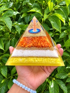 Pirámide de orgón de citrino grande para sanación energética, decoración Feng Shui de abundancia, regalo de reiki - Product Image 3