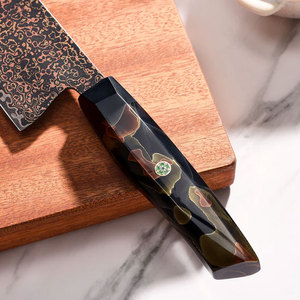 Couteau Gyuto en cuivre damasé artisanal avec manche en bois naturel pour la découpe professionnelle de la viande et la performance culinaire - Product Image 6