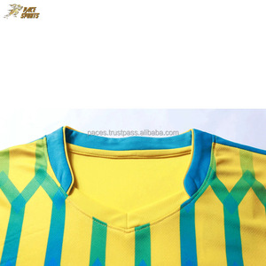 ชุดฟุตบอลแบบกำหนดเองราคาถูก ออกแบบฟรี โลโก้ฟรี เสื้อฟุตบอลเปล่า ผู้ผลิตเสื้อฟุตบอล ชุดฟุตบอลแบบซับลิเมชั่น ชุดฟุตบอลชาย - Product Image 3