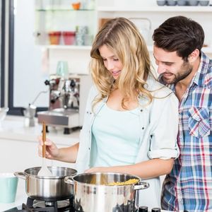 Ensemble d'ustensiles de cuisine 35 pièces : Spatules, accessoires de pâtisserie, support et fouet séparateur d'œufs - Product Image 3