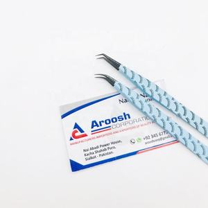 Pince à épiler professionnelle noire en papier plasma enduit, durable, pour extensions de cils, avec logo personnalisé, vente en gros - Product Image 3