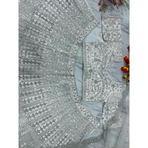 Vêtements traditionnels chinois de créateur, belle broderie de fil et travail Dori Lehenga Choli - Product Image 3