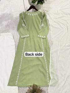 Ensemble palazzo vert pastel en rayonne avec broderies, kurti à col en V, taille unique, bas en georgette, dupatta, tenue élégante et décontractée - Product Image 6