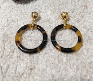 Boucles d'oreilles pendantes rondes en résine époxy pour femmes, artisanales, bijoux de mode indiens uniques, meilleur prix |   Artisanat en résine parfait - Product Image 1