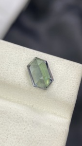 Tanzanite naturelle certifiée non chauffée, taille rectangulaire hexagonale, couleur excellente, zoïsite naturelle, 2,00 carats, nette à la loupe - Product Image 5