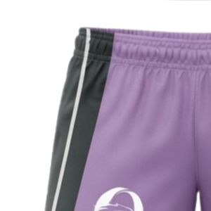 Shorts de netball unisexe gris lavande sublimés en polyester, vêtements de sport athlétiques légers avec empiècements latéraux pour l'entraînement et les matchs - Product Image 4