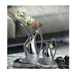 Jarrón de Aluminio Fundido, Exhibidor Decorativo Premium, Diseñado para Promover Temas Interiores Elegantes y Ambientes Sofisticados - Product Image 5