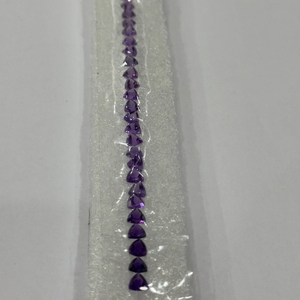 Excellente Améthyste Naturelle Quartz Coupe Trillion 5x5mm Calibrée Gris Foncé Ensemble de 14,88 carats Pierres Précieuses Violettes Libres Qualité Madagascar - Product Image 3