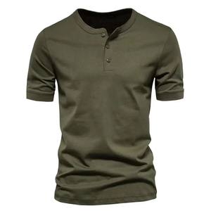 Camiseta de Manga Corta para Hombre, Cuello Henley Clásico, Informal, 100% Algodón, Transpirable, Ecológica, con Logotipo Frontal, de Alta Calidad - Product Image 1